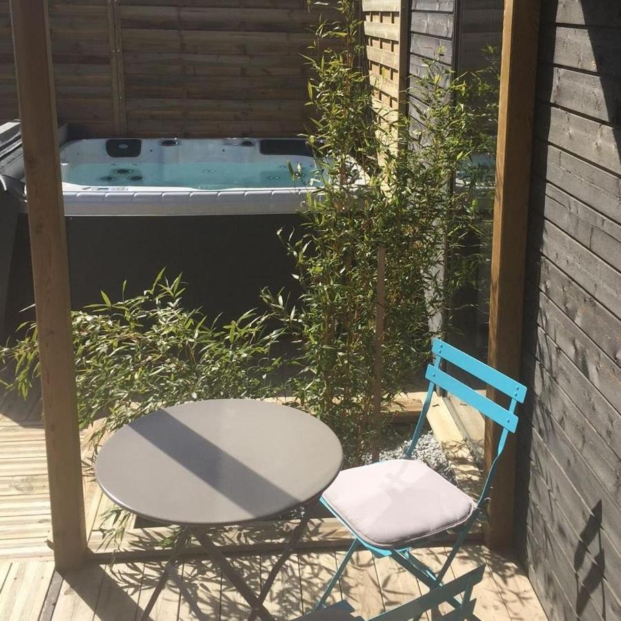 Les Nuits Insolites De La Mothe - Hebergement En Bulle Ou Tiny House Avec Spa Privatif Outremecourt Kültér fotó